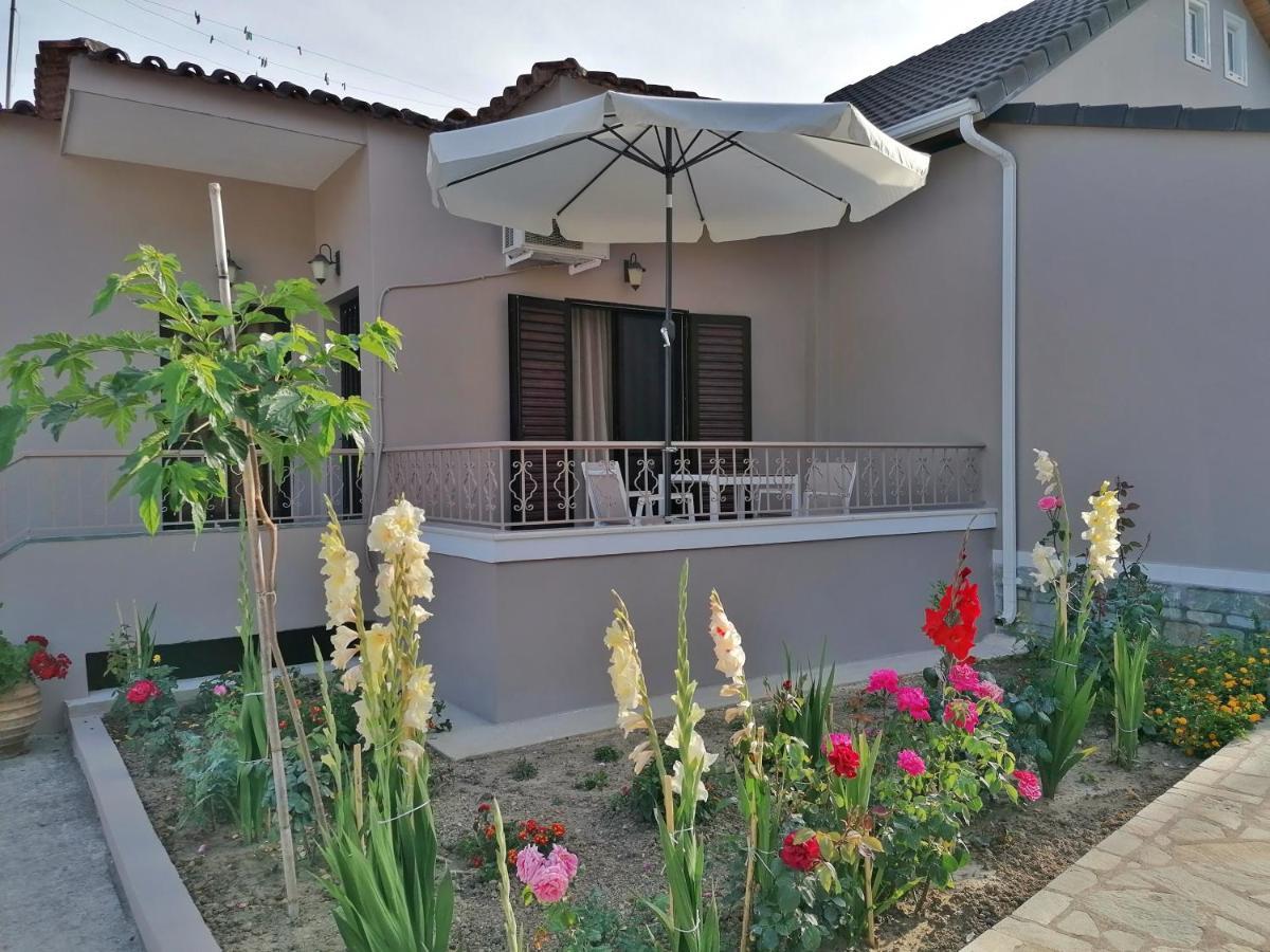 Villa Nikolaou ปาร์กา ภายนอก รูปภาพ
