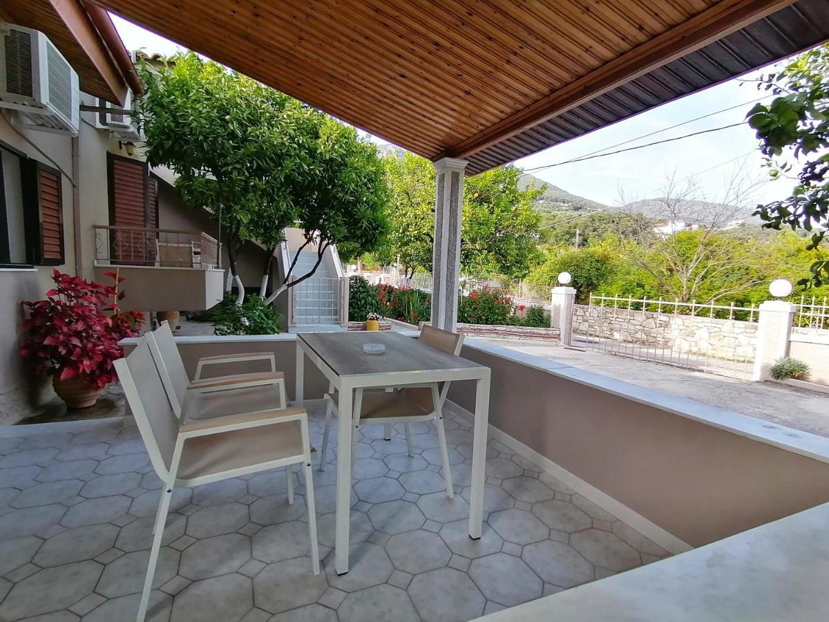 Villa Nikolaou ปาร์กา ภายนอก รูปภาพ