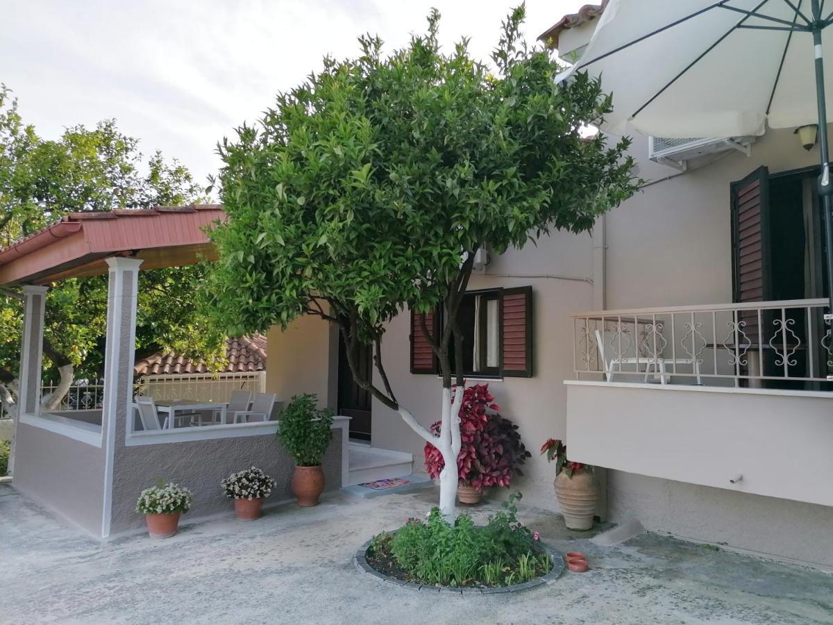 Villa Nikolaou ปาร์กา ภายนอก รูปภาพ