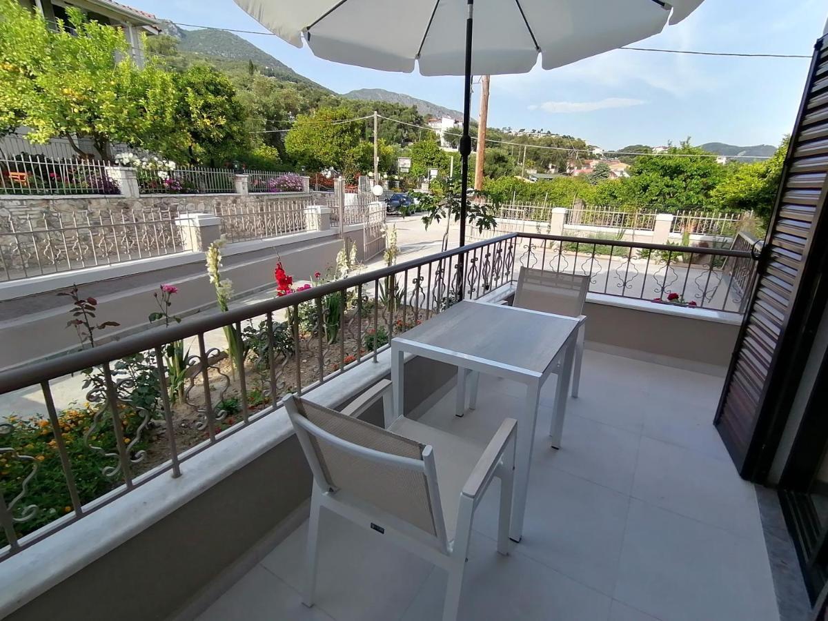 Villa Nikolaou ปาร์กา ภายนอก รูปภาพ