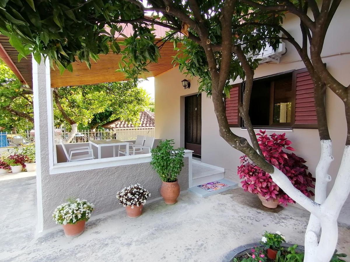 Villa Nikolaou ปาร์กา ภายนอก รูปภาพ