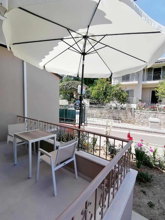 Villa Nikolaou ปาร์กา ภายนอก รูปภาพ